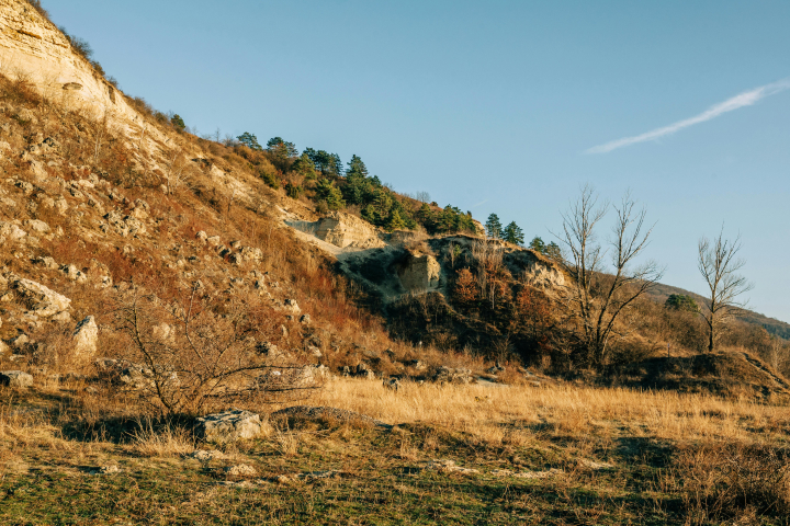 1717468987452024.jpg 边坡1 (2).jpg